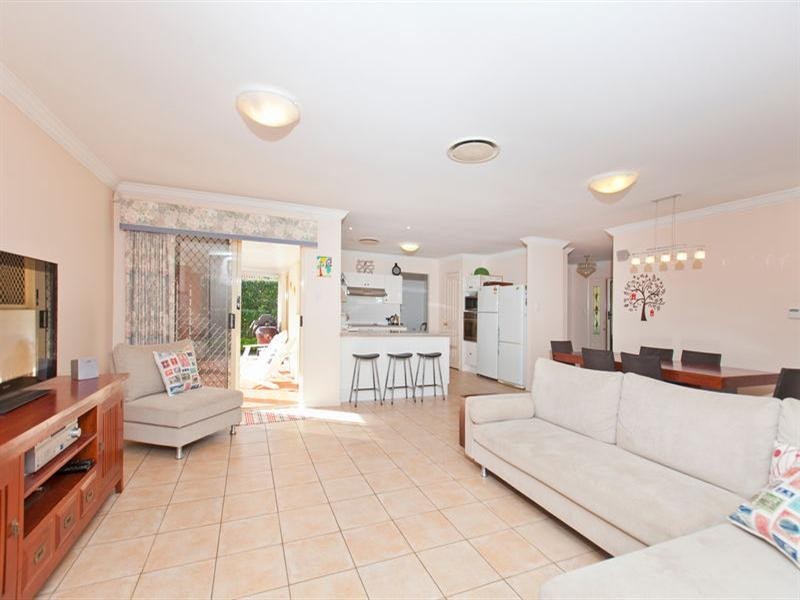 42 Lockwood Crescent, Manly West QLD 4179