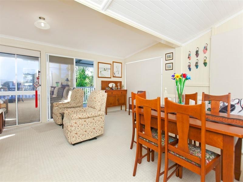 19 Pansy Street, Wynnum QLD 4178