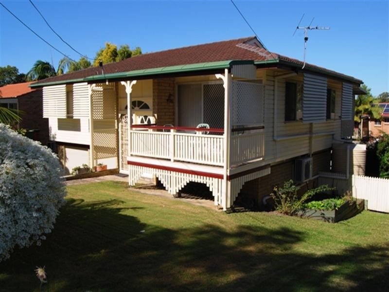 14 Leadale Street, Wynnum West QLD 4178