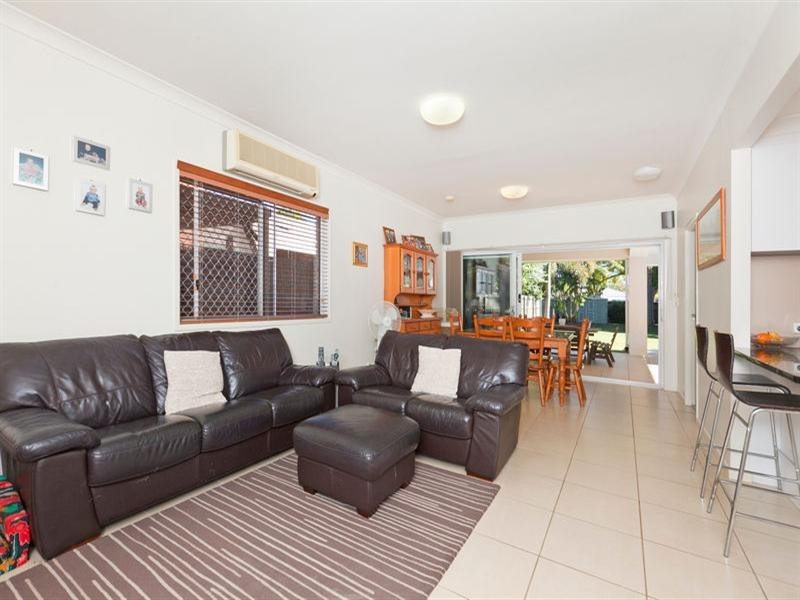 23 Stewart Parade, Manly QLD 4179