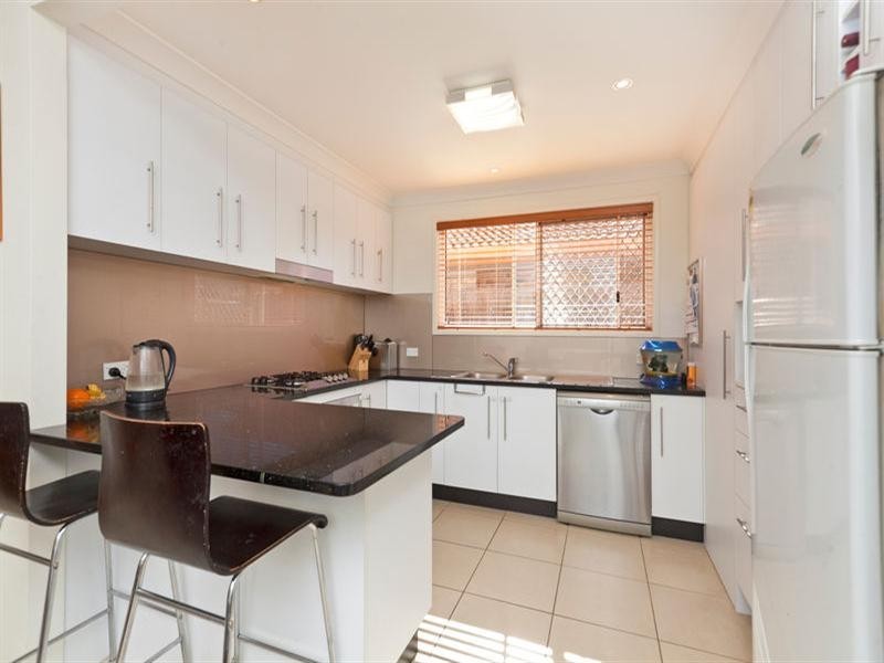 23 Stewart Parade, Manly QLD 4179