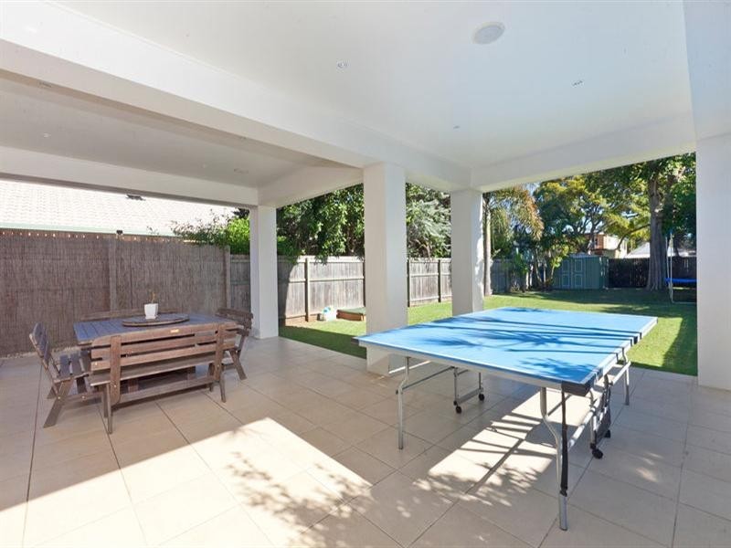 23 Stewart Parade, Manly QLD 4179