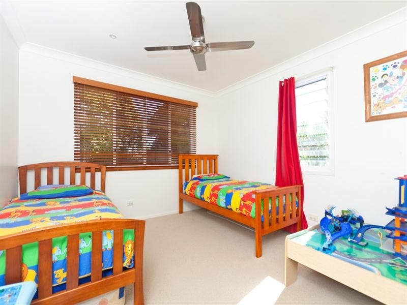 23 Stewart Parade, Manly QLD 4179
