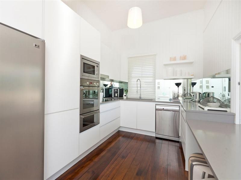 111 Cedar Street, Wynnum QLD 4178