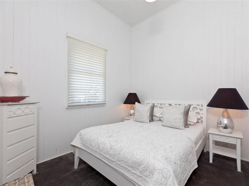 111 Cedar Street, Wynnum QLD 4178