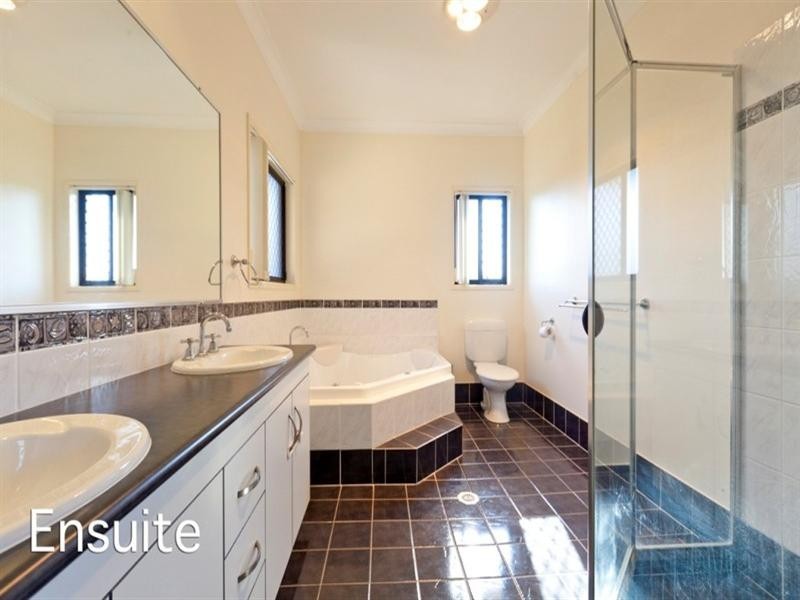 7 Summit Place, Wynnum West QLD 4178