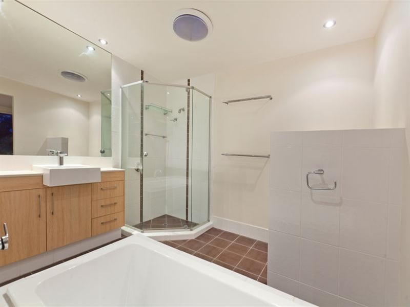 48 St Catherines Terrace, Wynnum QLD 4178