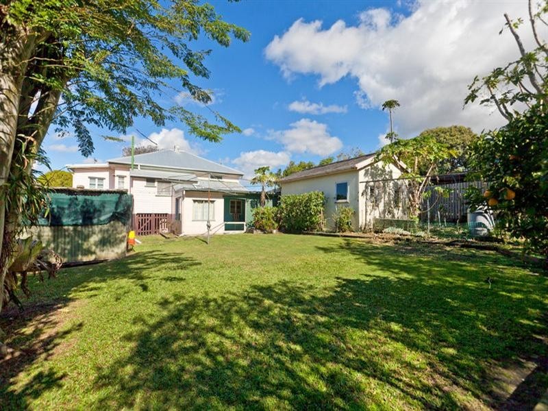 7 Roseneath Parade, Wynnum West QLD 4178
