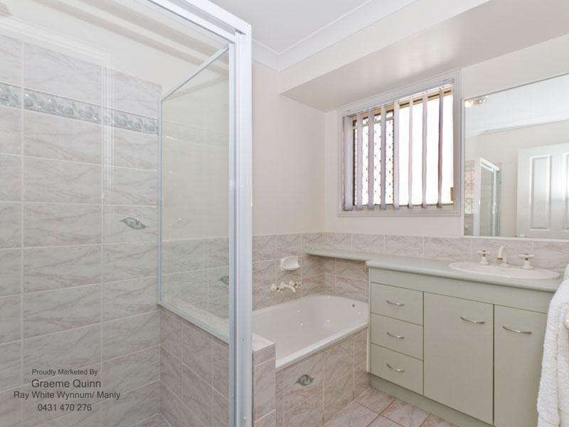 6 Miles Crescent, Manly West QLD 4179