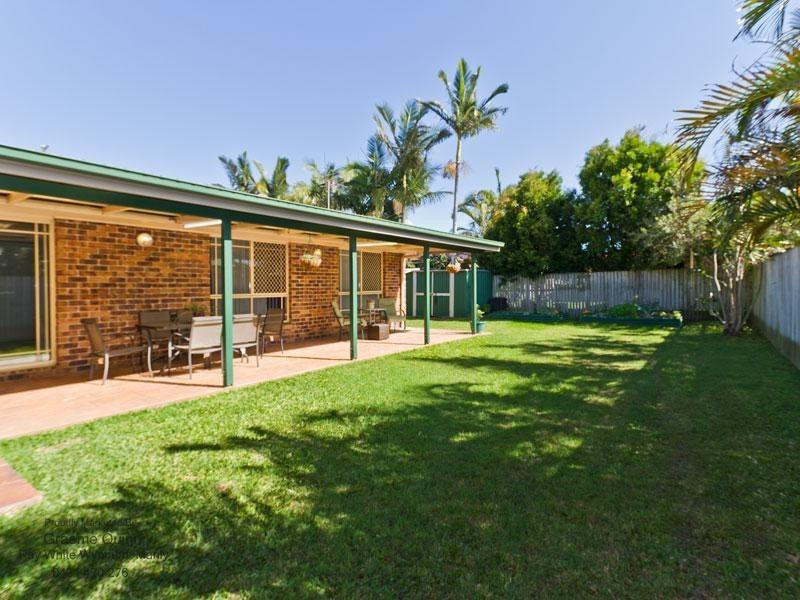 6 Miles Crescent, Manly West QLD 4179