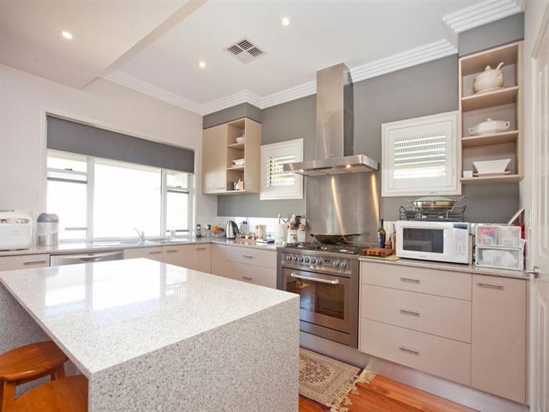 65 Seaford Street, Wynnum QLD 4178