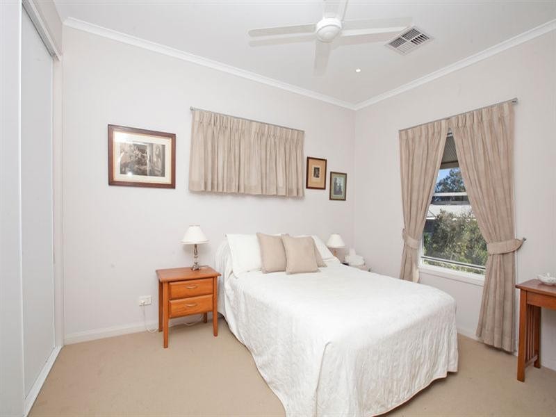 65 Seaford Street, Wynnum QLD 4178