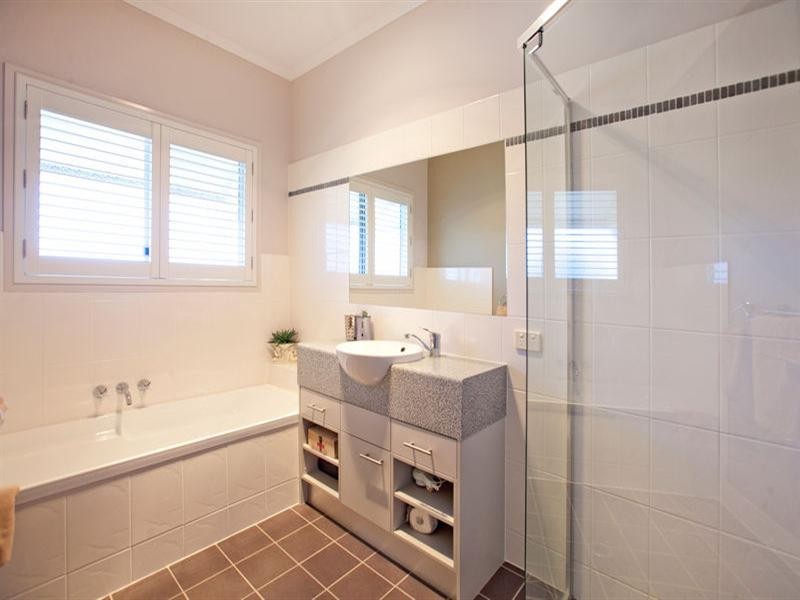 65 Seaford Street, Wynnum QLD 4178