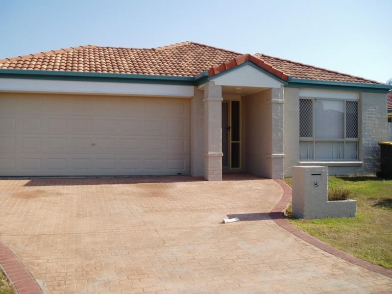 5 Pamela Street, Wynnum QLD 4178