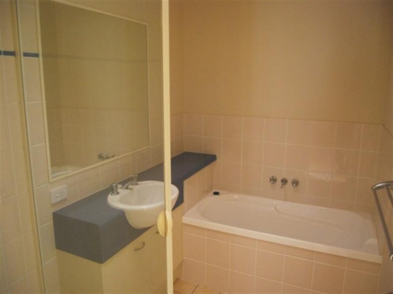 52 School Road, Wynnum West QLD 4178