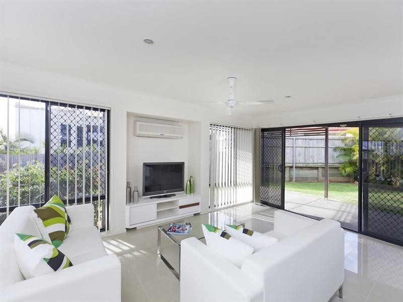 14 Whatmore Place, Manly West QLD 4179