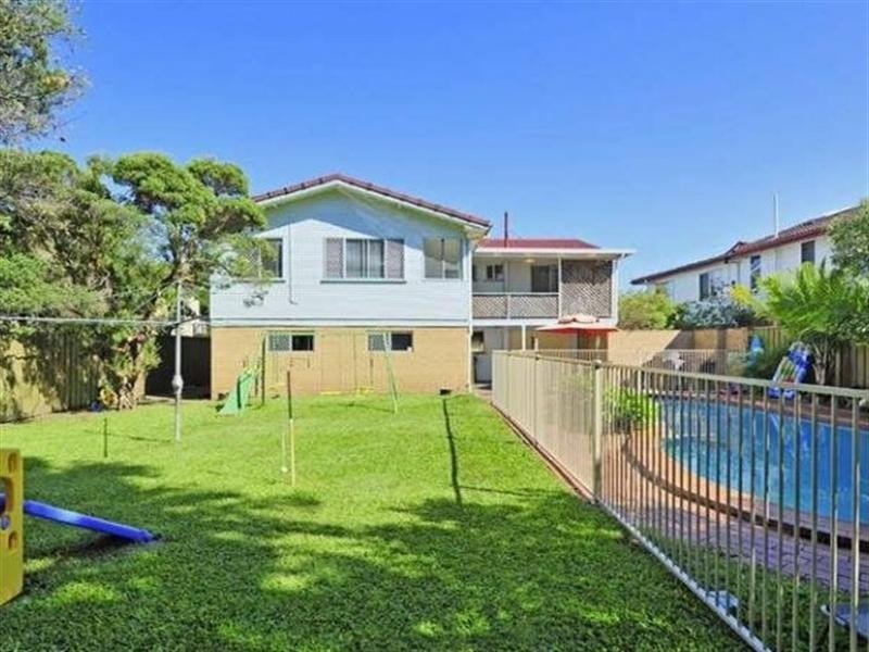 9 Kenmer Street, Wynnum QLD 4178