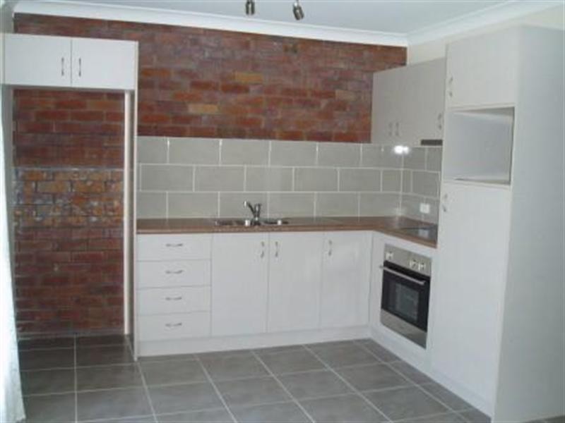 2/27 Drayton Terrace, Wynnum QLD 4178