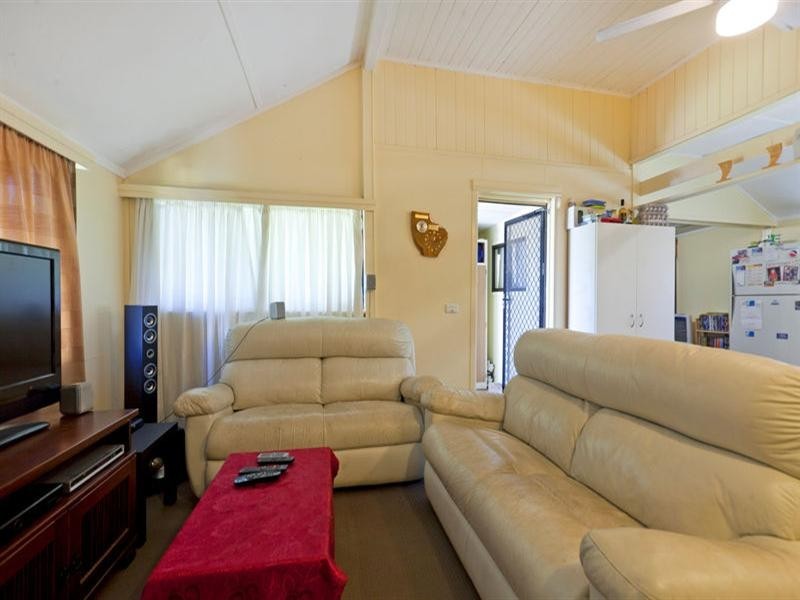 7 Violet Street, Wynnum QLD 4178