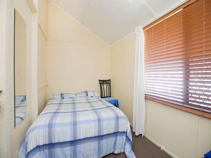 7 Violet Street, Wynnum QLD 4178