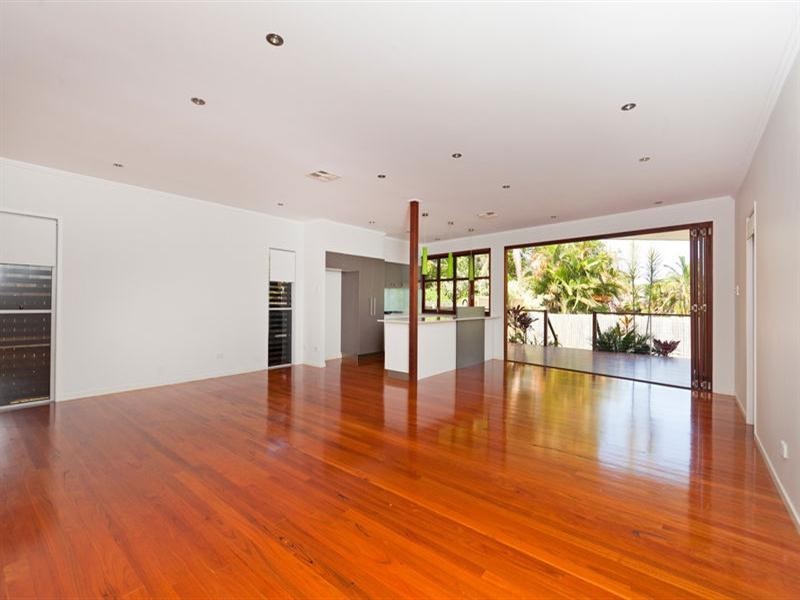 22 Montrose Parade, Wynnum West QLD 4178