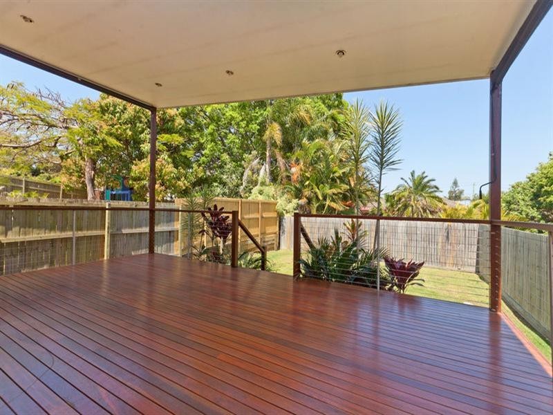 22 Montrose Parade, Wynnum West QLD 4178