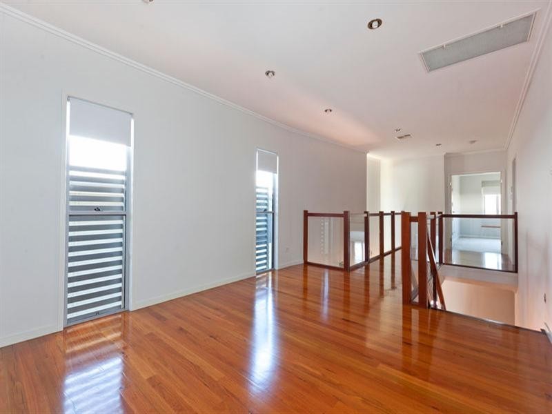 22 Montrose Parade, Wynnum West QLD 4178