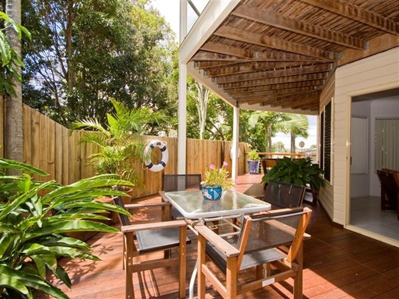 61 Gordon Parade, Manly QLD 4179