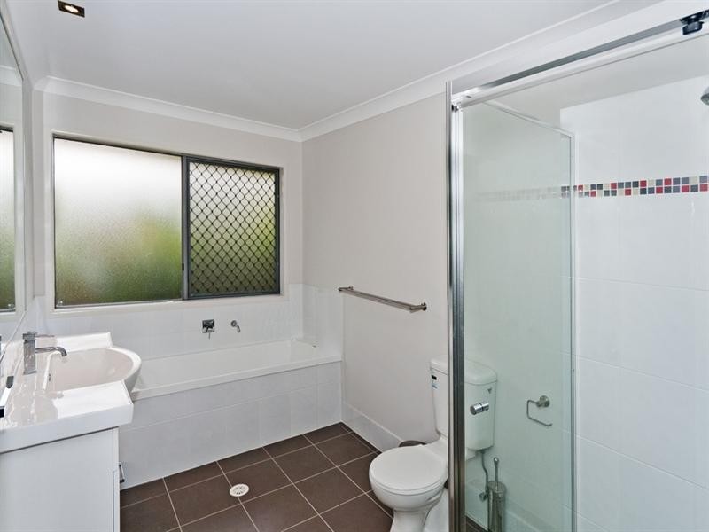 17 KOORINGAL, Tingalpa QLD 4173