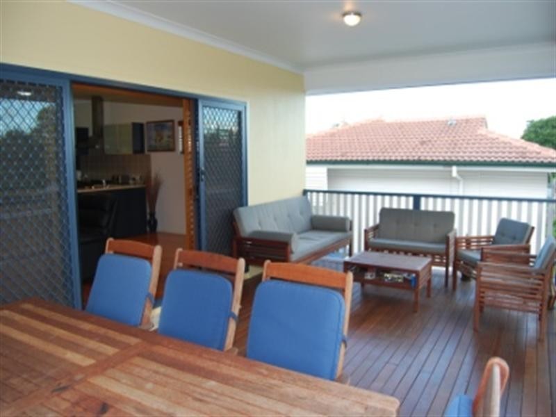 27 Davidson Street, Wynnum QLD 4178