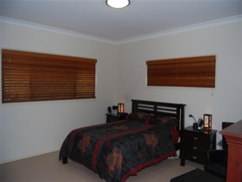 27 Davidson Street, Wynnum QLD 4178