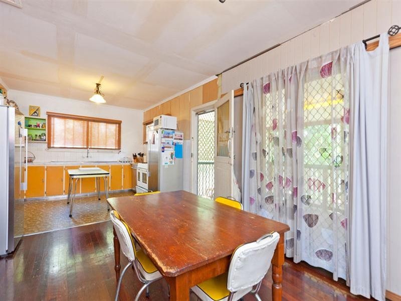 57 Hutton Avenue, Wynnum QLD 4178