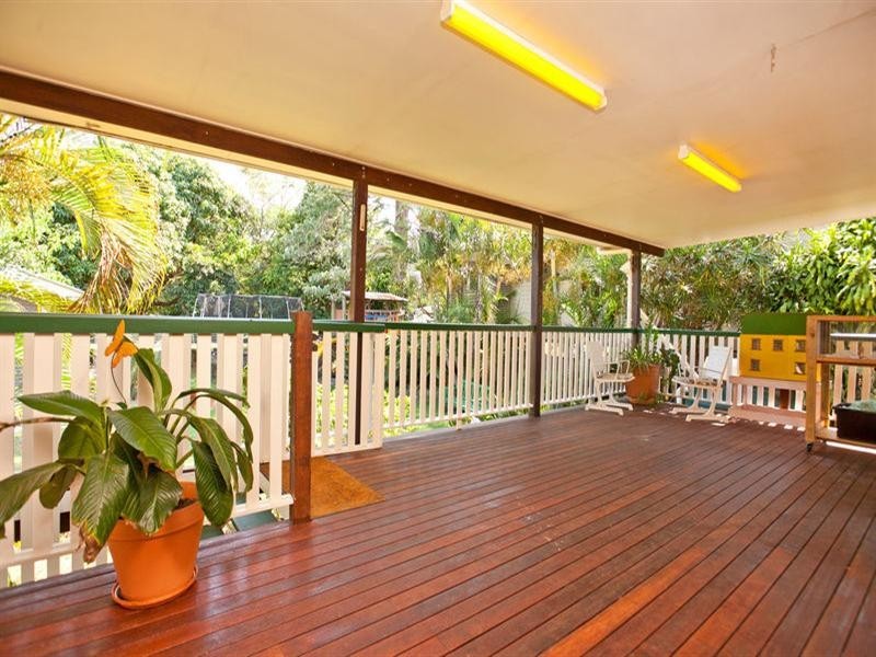 57 Hutton Avenue, Wynnum QLD 4178