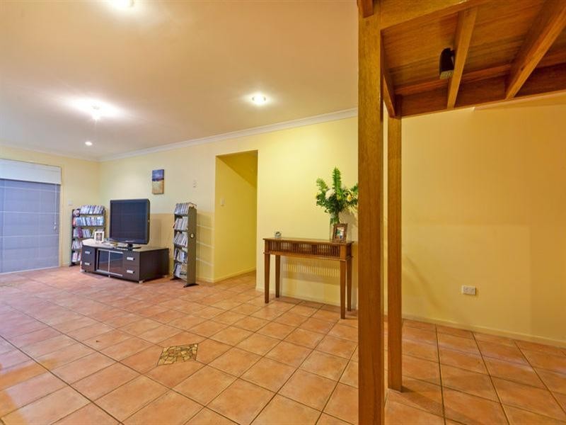 2 MacDonald Street, Lota QLD 4179