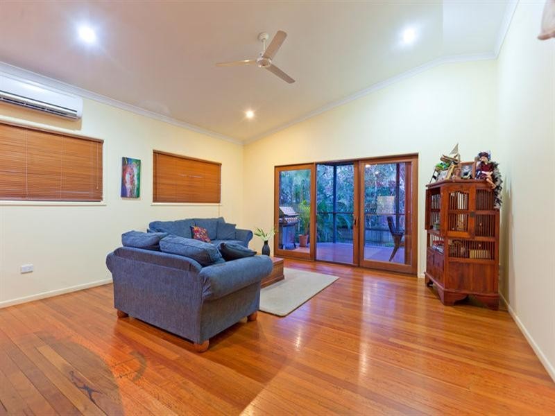 2 MacDonald Street, Lota QLD 4179