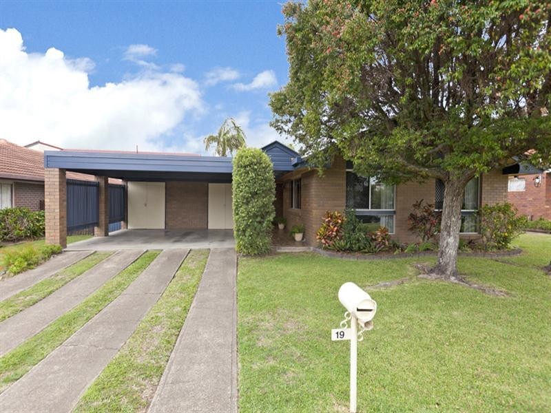 19 Gateway Street, Wynnum West QLD 4178