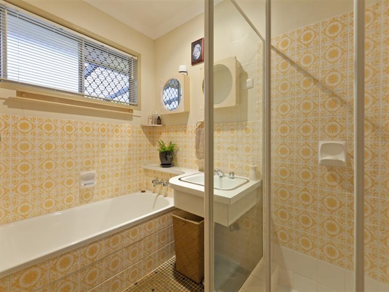 19 Gateway Street, Wynnum West QLD 4178