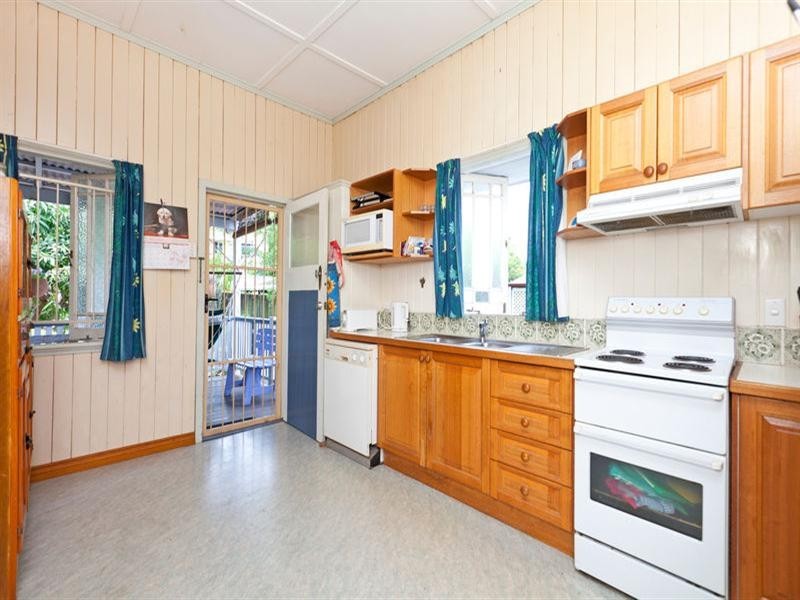 156 Watson Street, Camp Hill QLD 4152