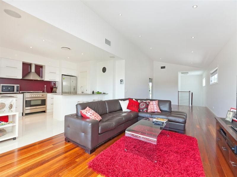 13 Pine Street, Wynnum QLD 4178