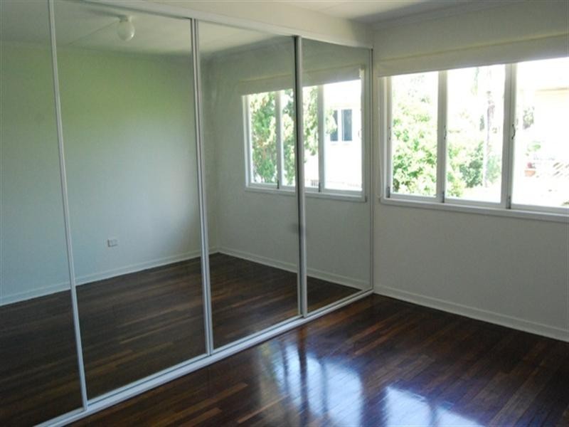 28 Gateway Street, Wynnum West QLD 4178