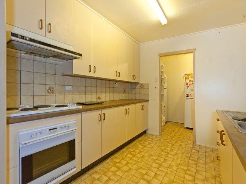 24 Malabar Street, Wynnum West QLD 4178