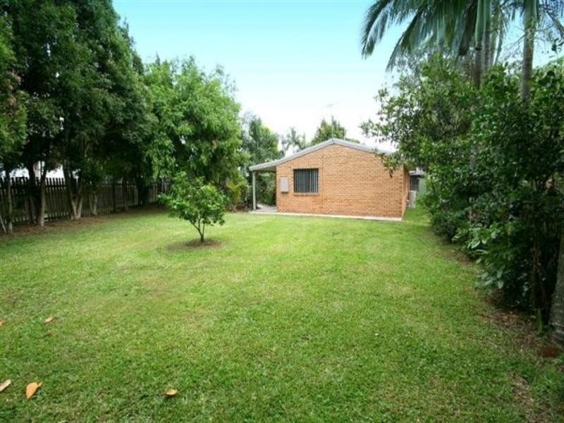 12 Donbeth Street, Wynnum West QLD 4178