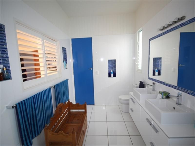 74 The Esplanade, Karragarra Island QLD 4184