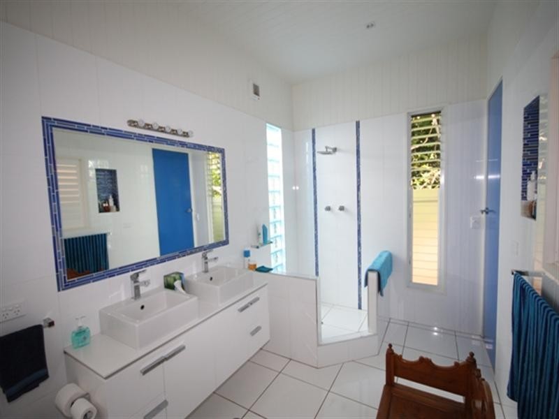 74 The Esplanade, Karragarra Island QLD 4184