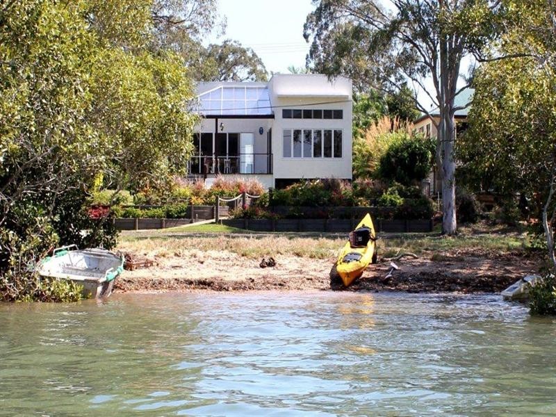 74 The Esplanade, Karragarra Island QLD 4184