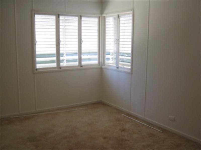 21 Hellyer Street, Wynnum QLD 4178