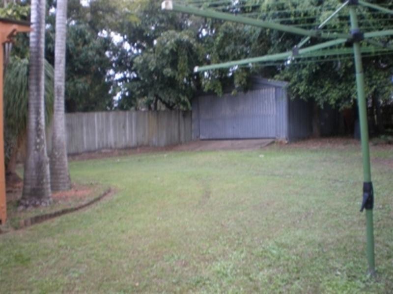 21 Hellyer Street, Wynnum QLD 4178