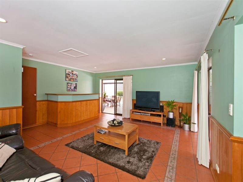 3 Rosier Street, Wynnum West QLD 4178