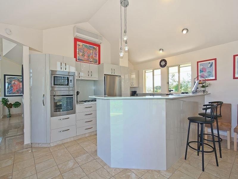 1/65 Waterloo Esplanade, Wynnum QLD 4178