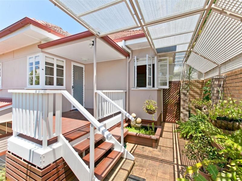 64 ALKOOMIE Street, Wynnum QLD 4178